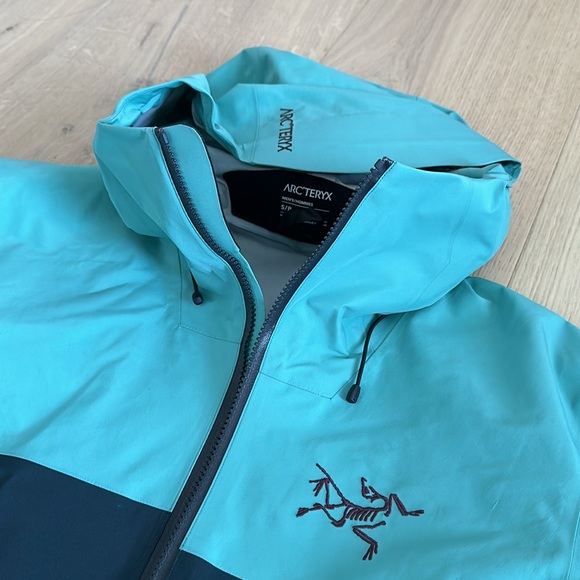 Arc’Teryx Rush snowboarding/ski jacket - Picture 4 of 10